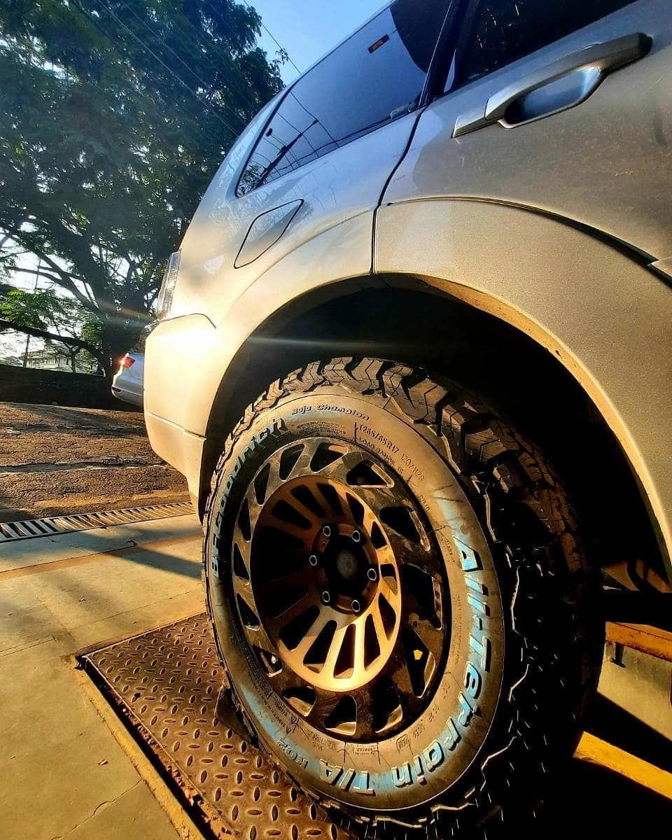 Alloy wheel mounted on a computer balancing machine