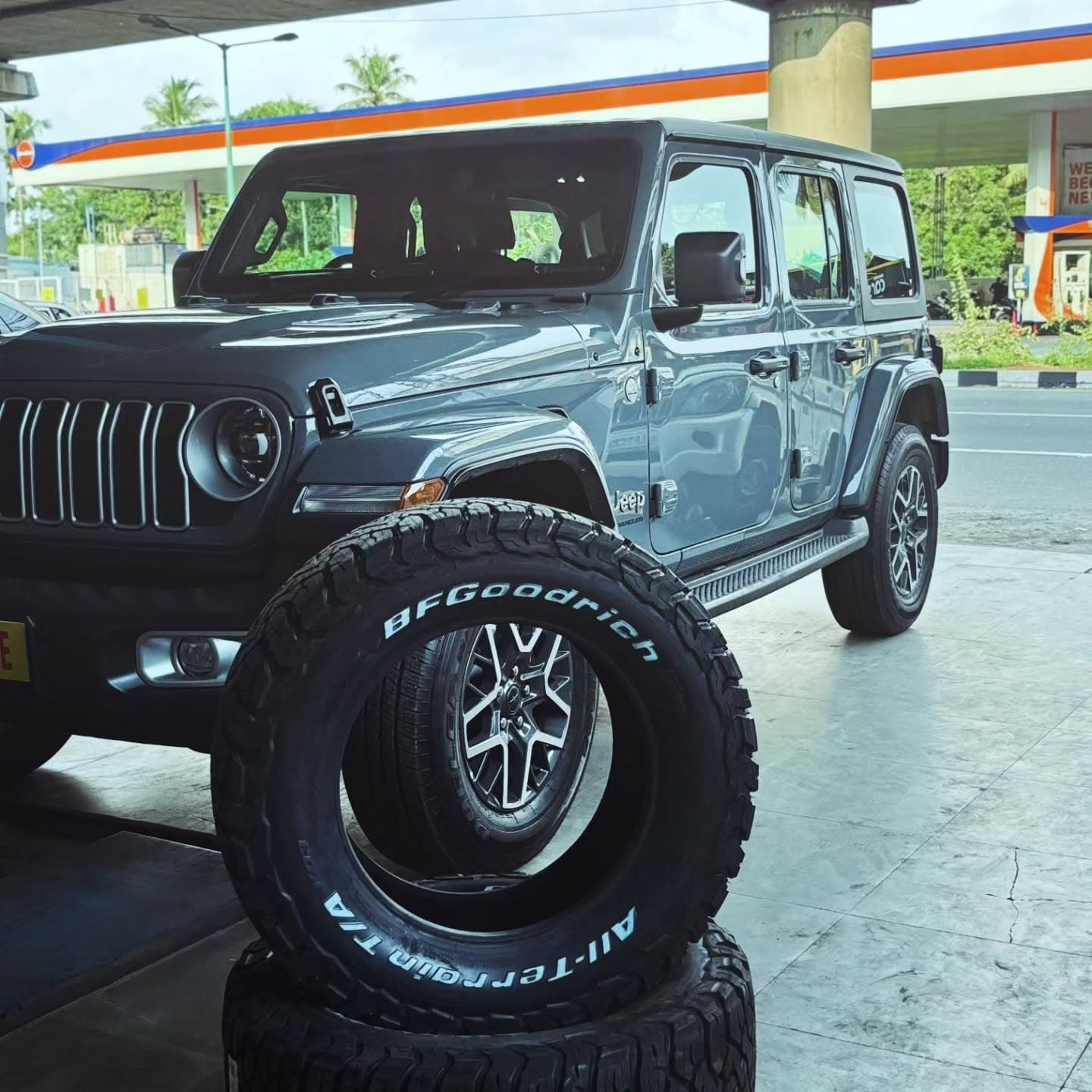 DBS Tyres Edappally service centre exterior